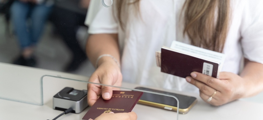 El Consulado de Colombia en Los Ángeles informa que los connacionales residentes en el Sur de California deben recoger personalmente sus pasaportes en el Consulado